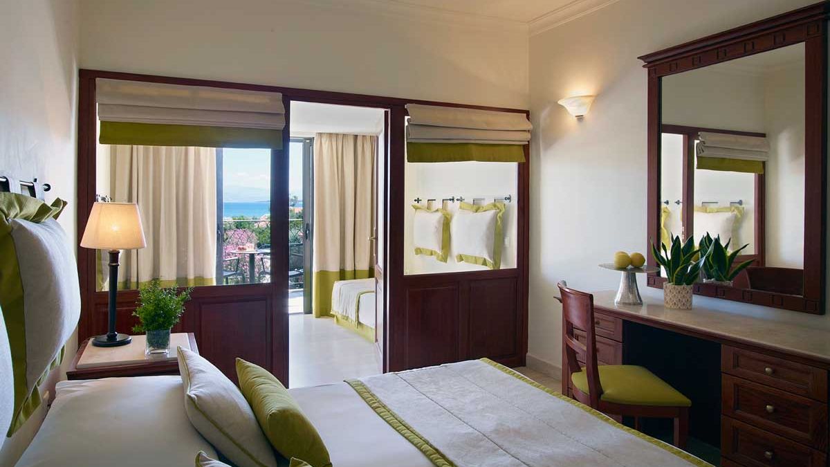 Roda Beach Resort & SPA - pokój