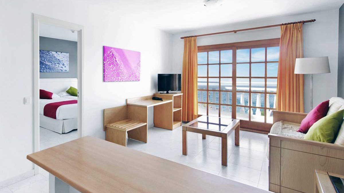 Elba Castillo San Jorge & Antigua -  pok&oacute;j