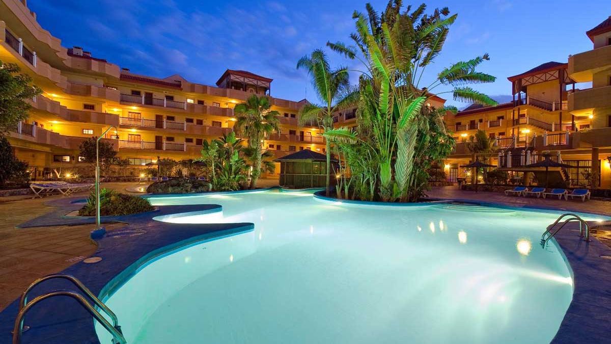 Elba Castillo San Jorge & Antigua -  basen