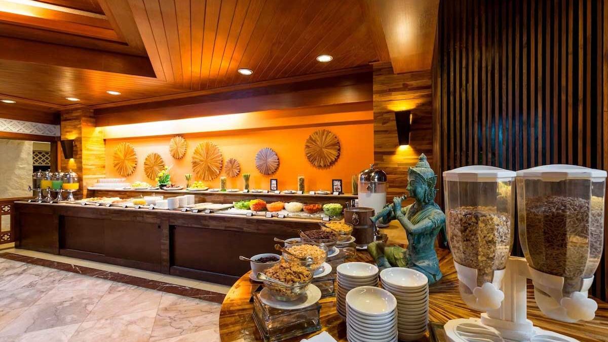 Thavorn Beach Village Resort & Spa - bufet