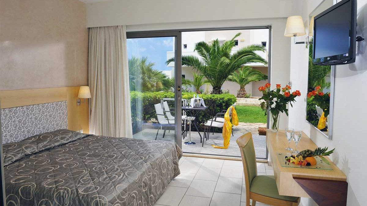 Grand Hotel Holiday Resort - pok&oacute;j