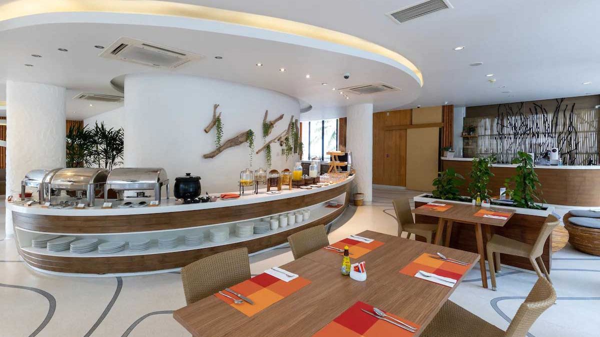 Bandara Phuket Beach Resort - bufet