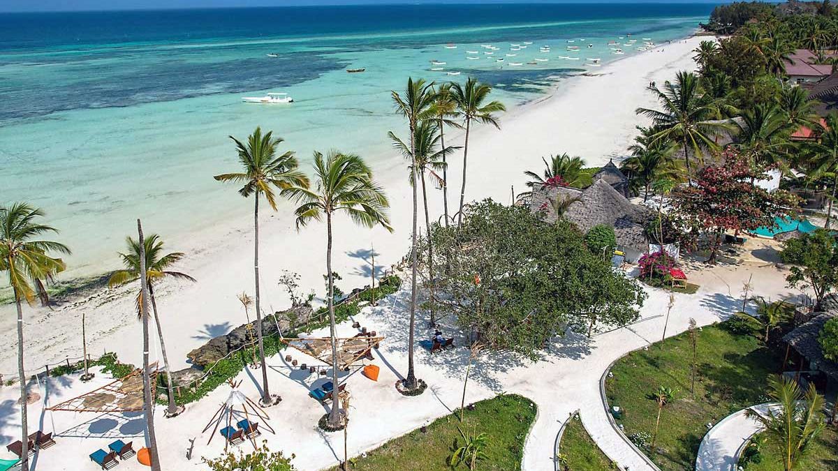 Bluebay Beach Resort and Spa - plaża