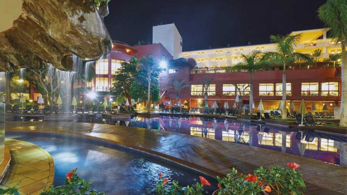 Best Jacaranda - basen