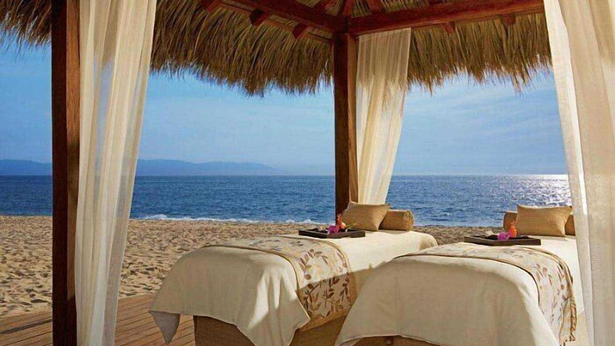 Caves Beach Resort - plaża