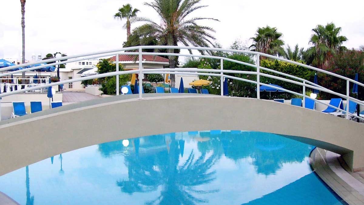 wyloty, wyjazdy na cypr z uk