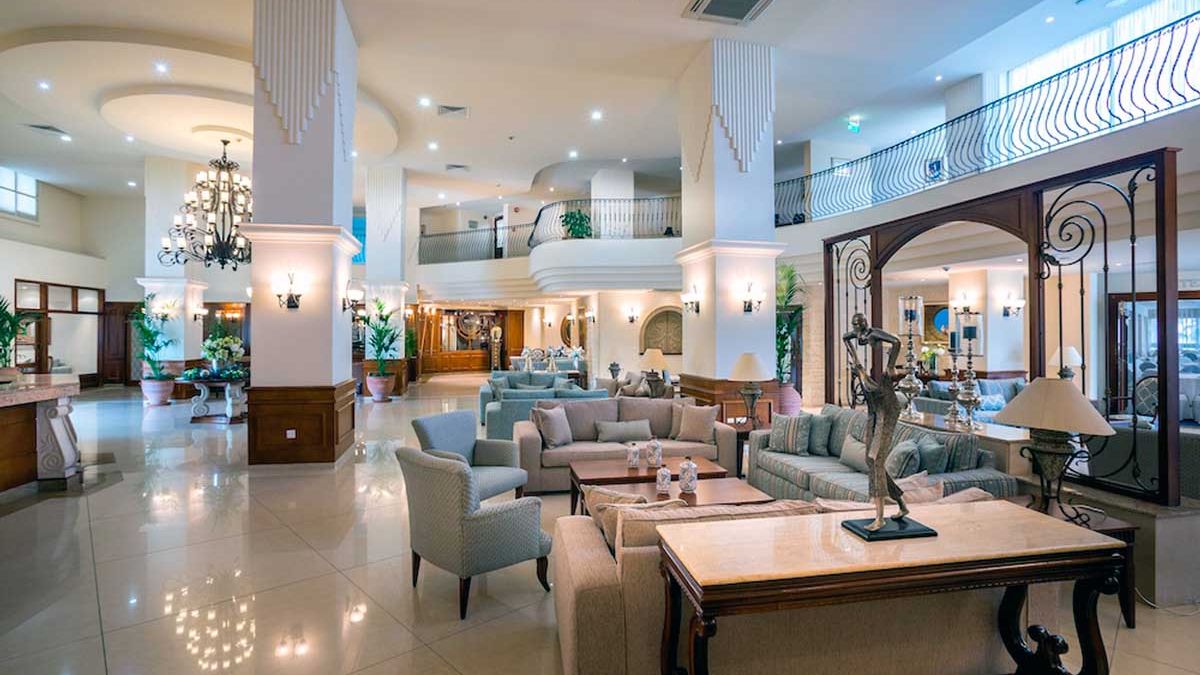 Wyjazdy, Wyloty z UK na Cypr