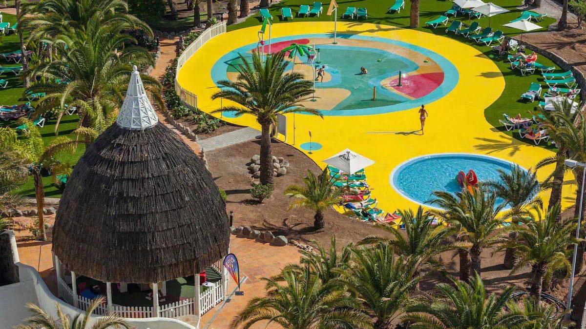 St. George Beach Hotel & Spa Resort - basen