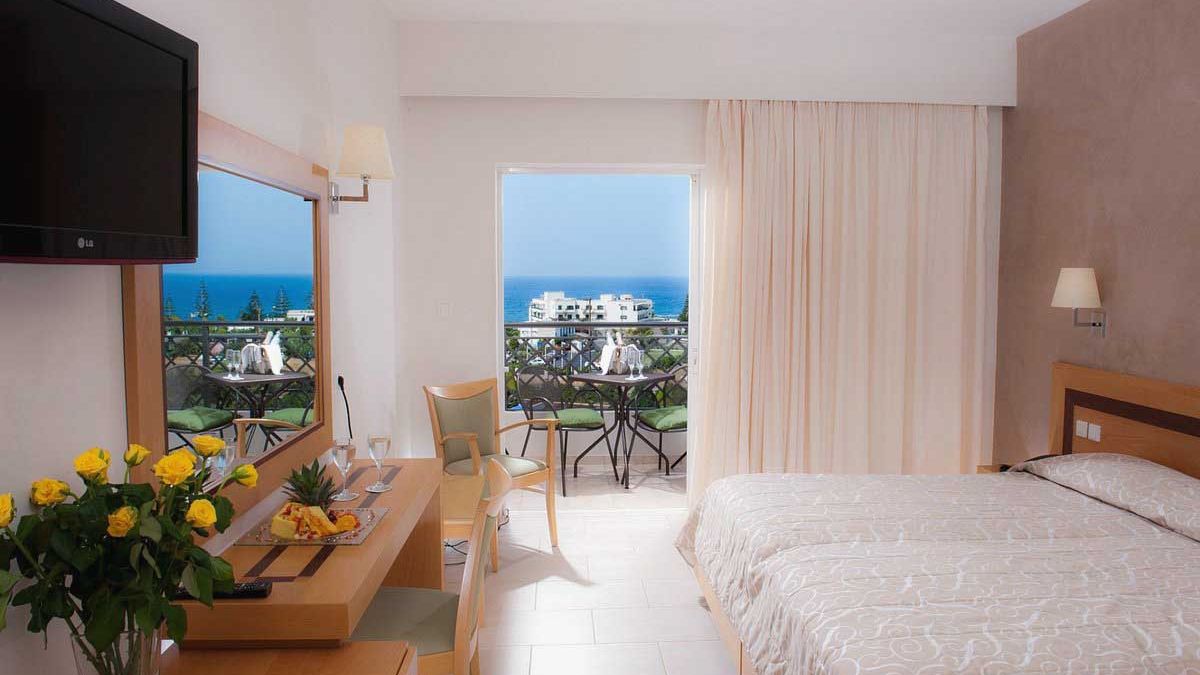 Grand Hotel Holiday Resort - pok&oacute;j