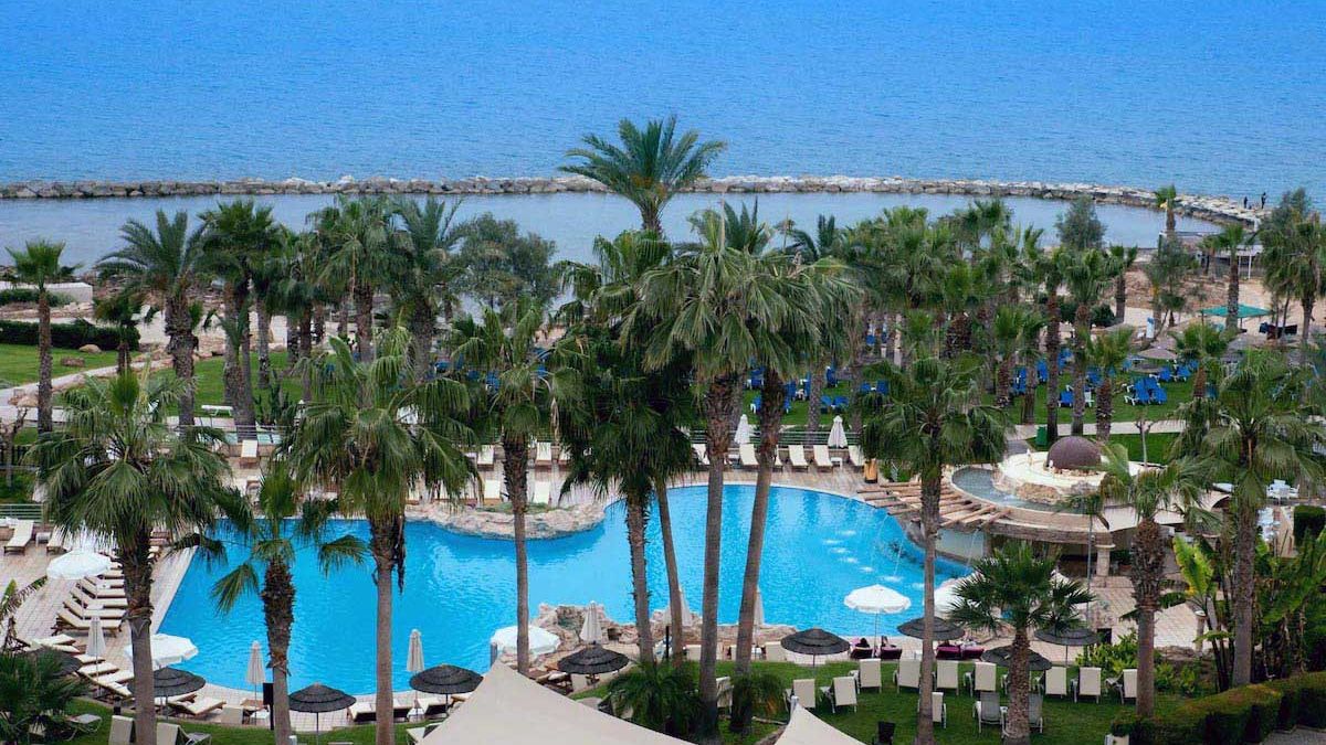 St. George Beach Hotel & Spa Resort - basen