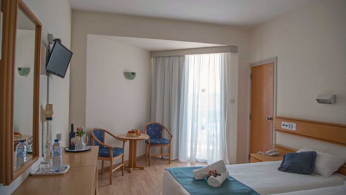 Wakacje na Cyprze z Londynu