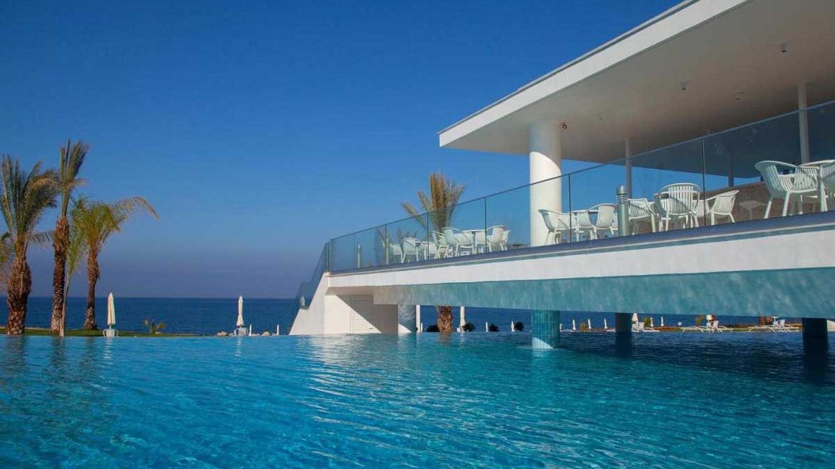 King Evelthon Beach Hotel & Resort - basen