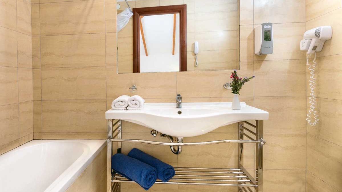 Polskie biuro podr&oacute;ży Ealing