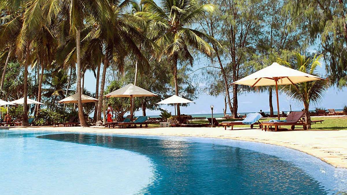 Bluebay Beach Resort and Spa - basen