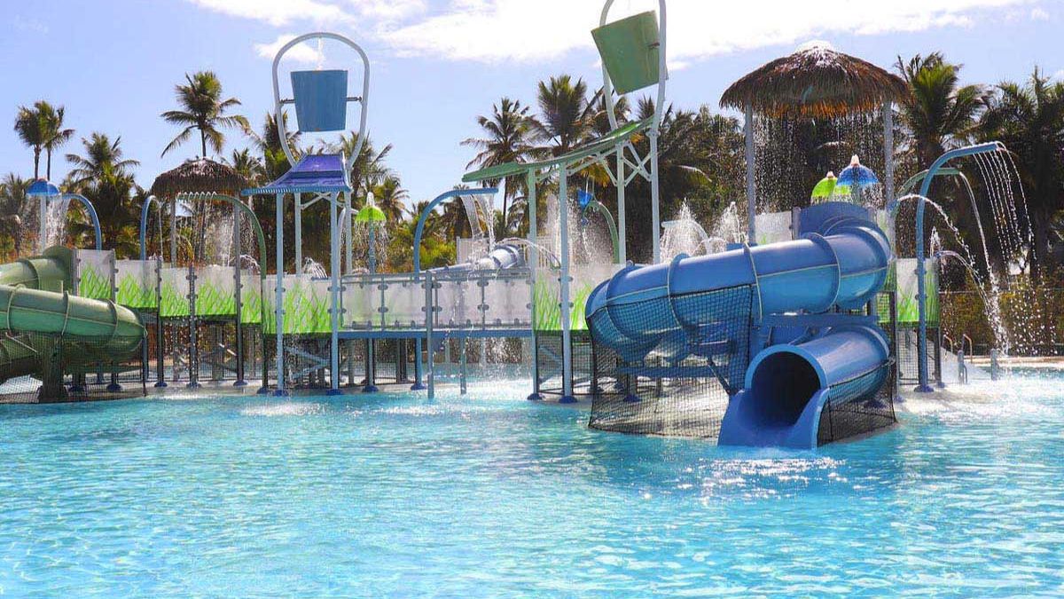 Melia Caribe Beach Resort - basen ze zjezdzalniami