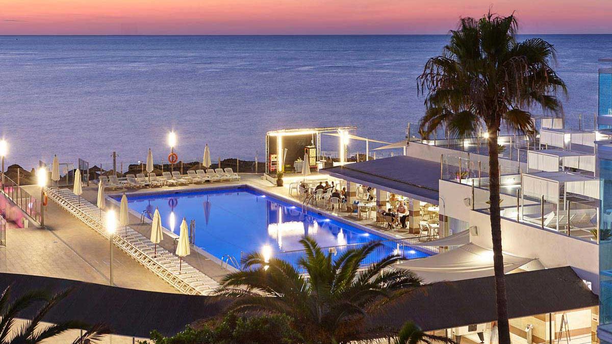 Nereida Aparthotel - basen