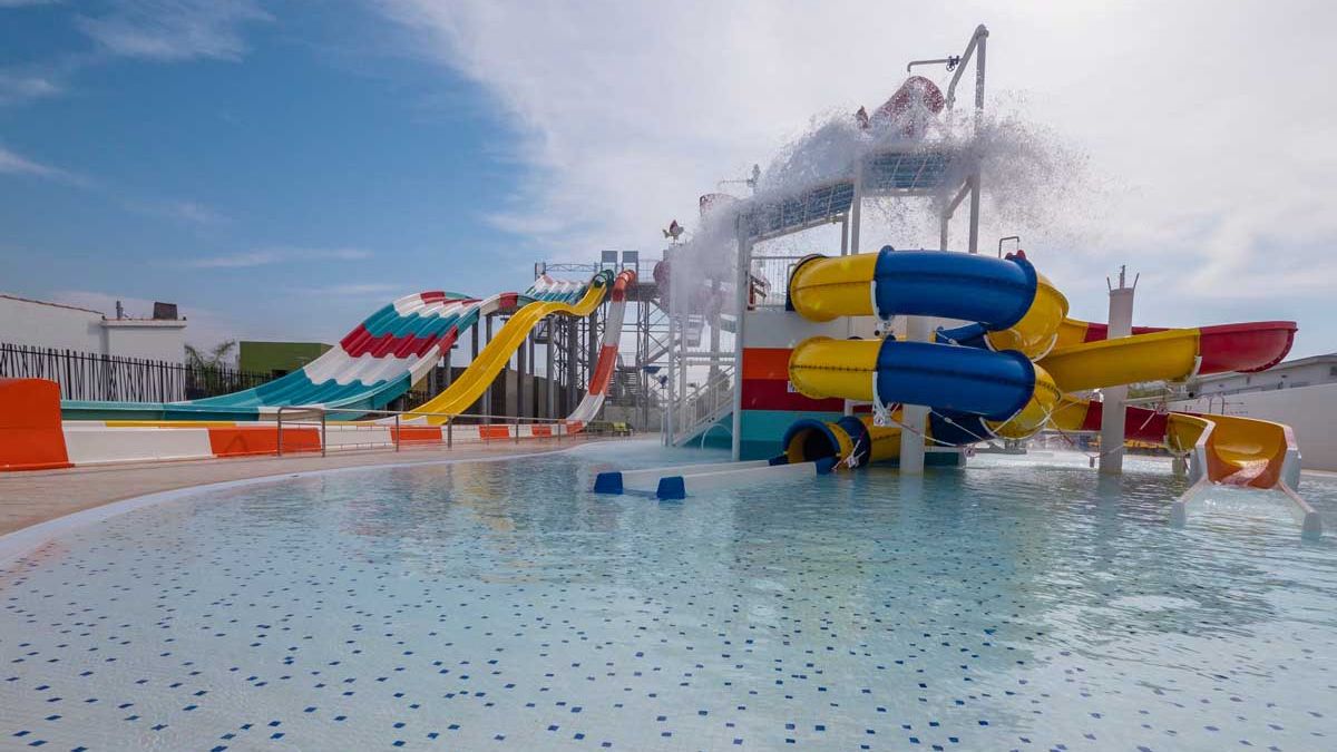 Golden Taurus Aquapark Resort - zjeżdżalnie