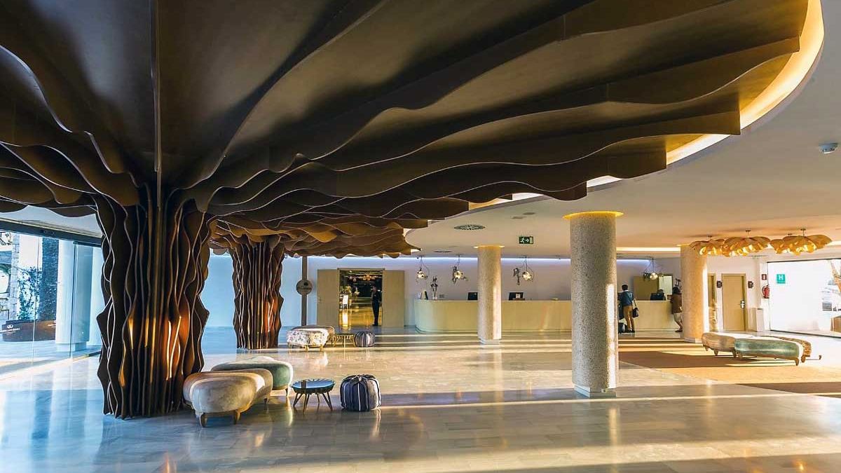 Wakacje, wyloty z UK na Ibize