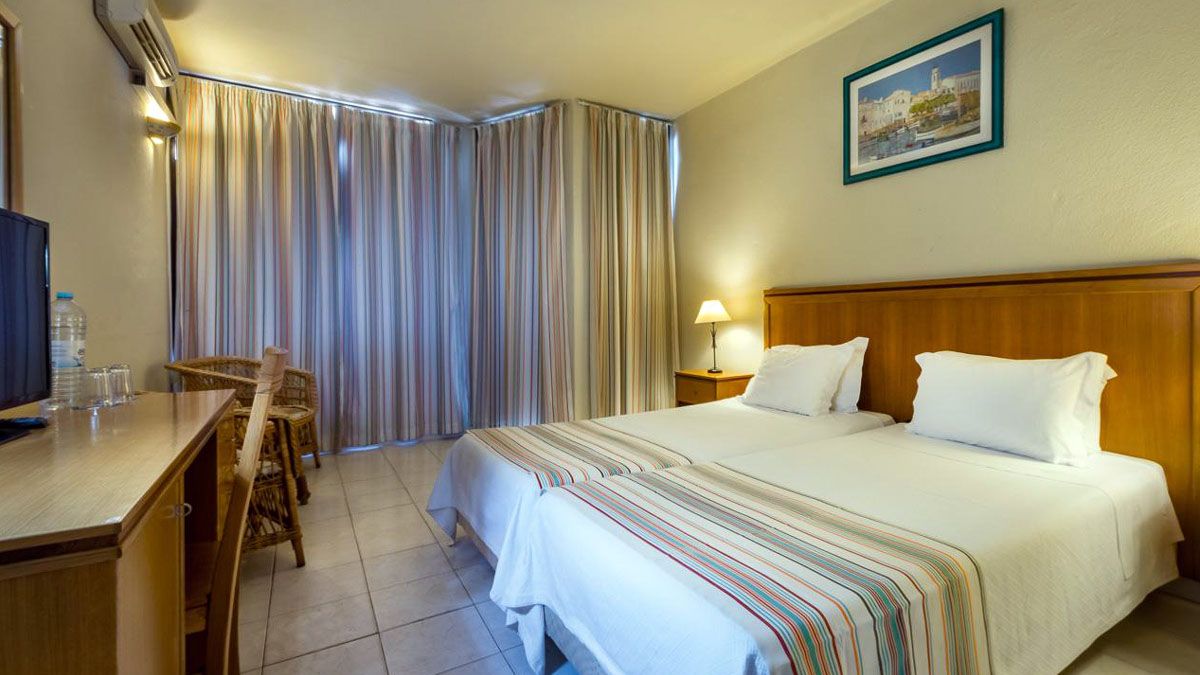 Polskie biuro podr&oacute;zy na Ealing