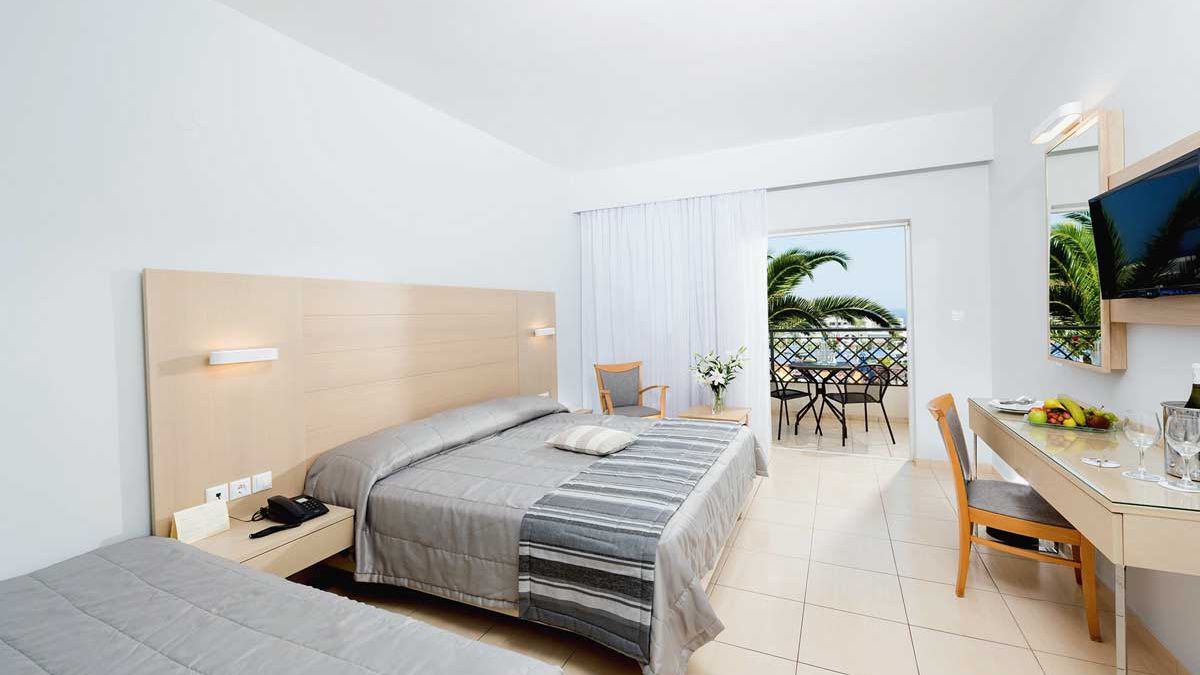 Grand Hotel Holiday Resort - pok&oacute;j