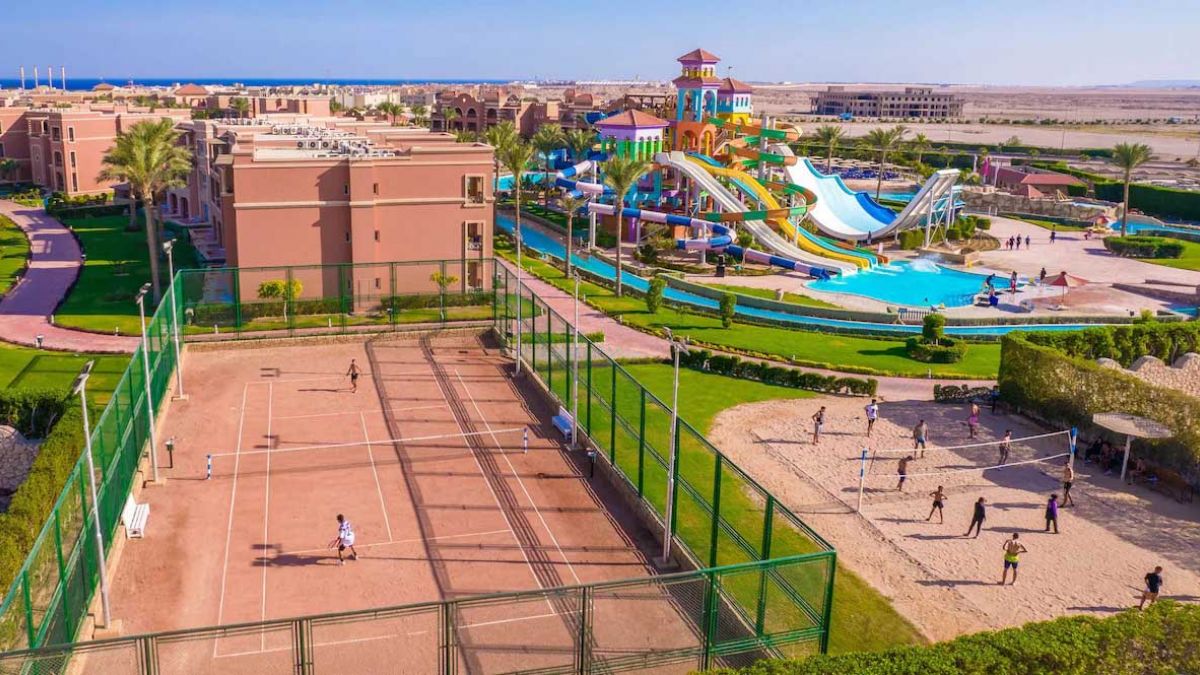 Charmillion Club Aqua Park - boisko