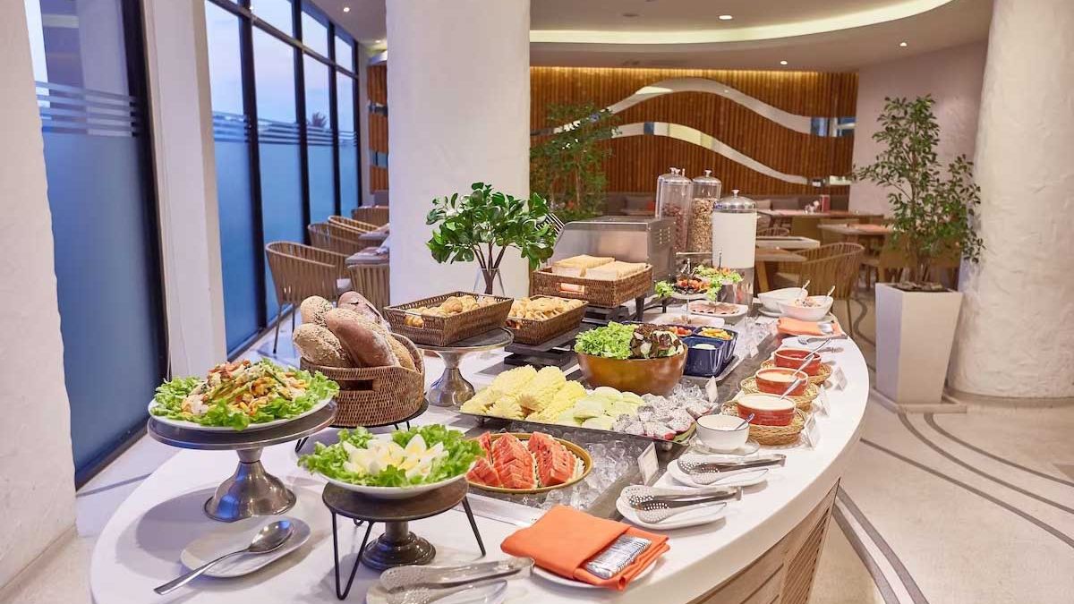 Bandara Phuket Beach Resort - bufet