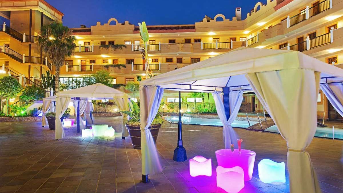 Elba Castillo San Jorge & Antigua -  basen