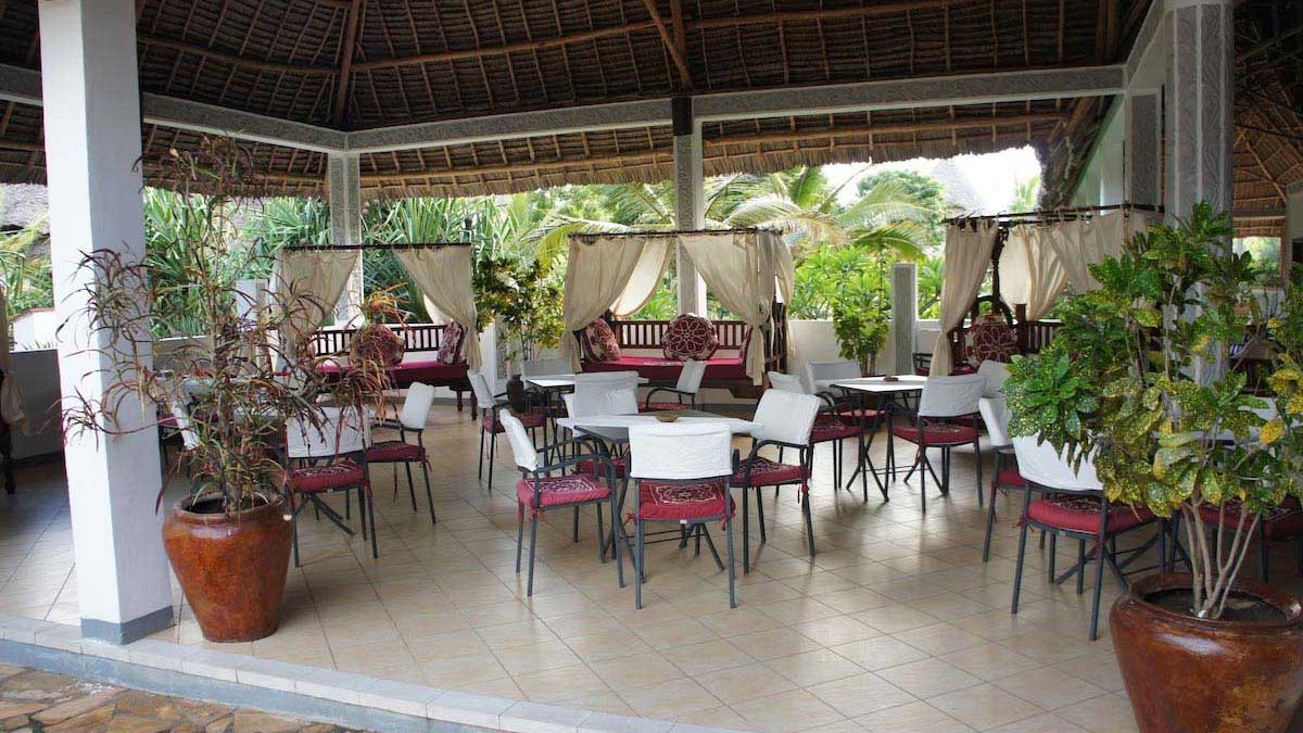 Uroa Bay Beach Resort - bufet