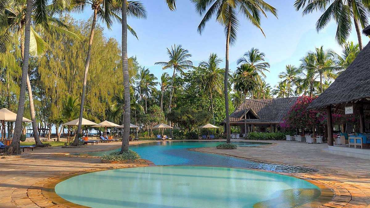 Bluebay Beach Resort and Spa - basen