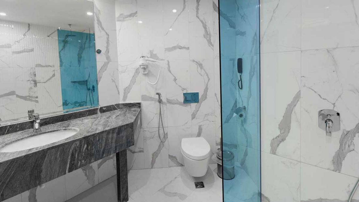 Best Western Plus Premium Inn - łazienka