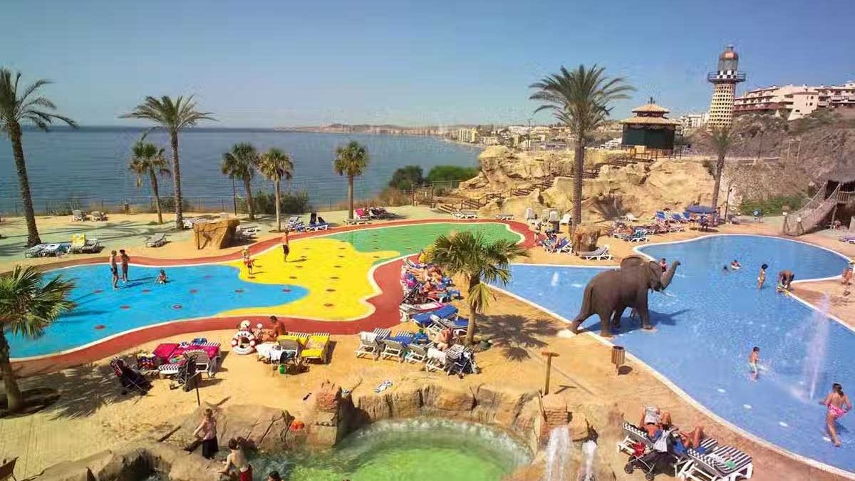 Holiday Polynesia - basen