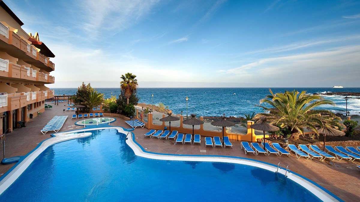 Elba Castillo San Jorge & Antigua -  basen