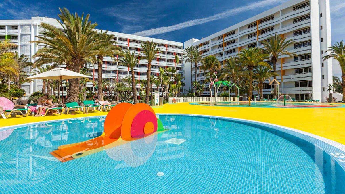 St. George Beach Hotel & Spa Resort - basen