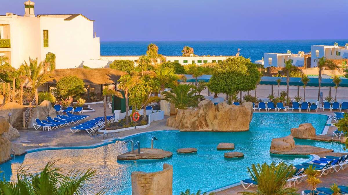 Blue Sea Costa Bastian - basen