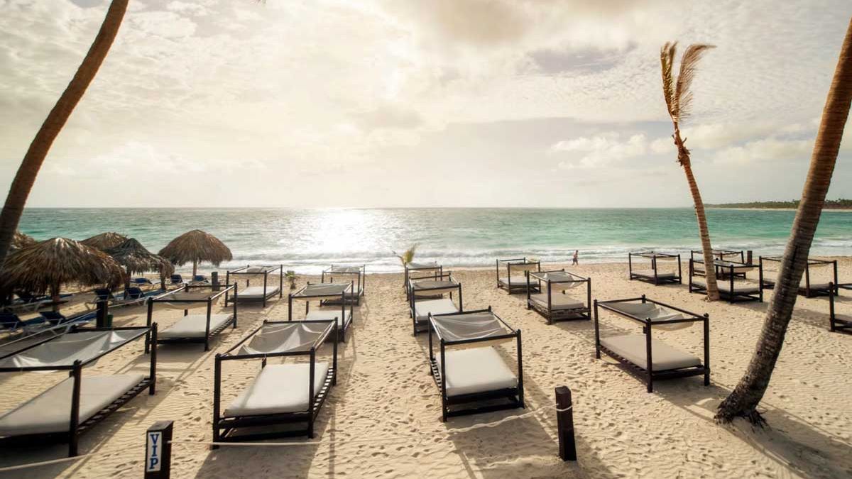 Polskie Biuro podr&oacute;ży Ealing