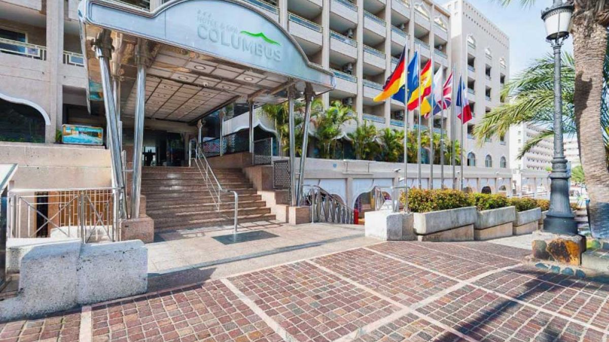 KN Aparthotel Columbus - wejście