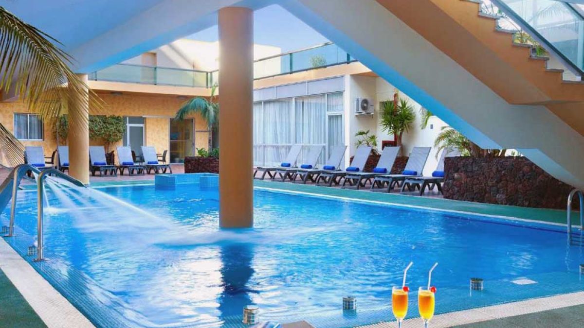 Best Semiramis - basen kryty