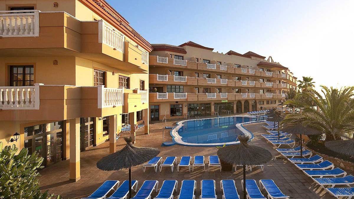 Elba Castillo San Jorge & Antigua -  basen