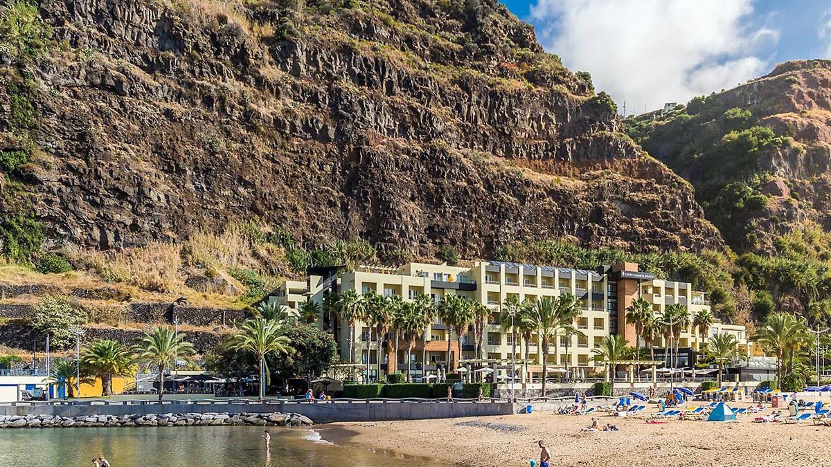 Madera wyloty z Londynu