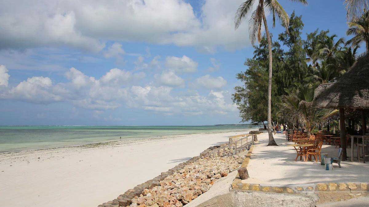 Bluebay Beach Resort and Spa - plaża