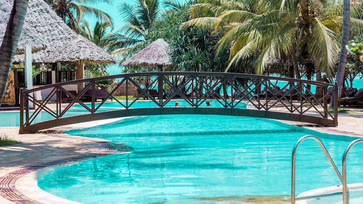 Uroa Bay Beach Resort - hotel