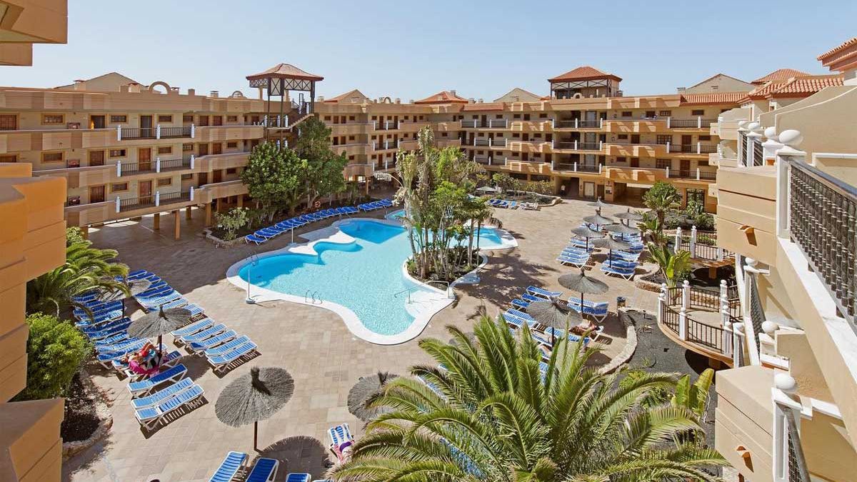 Elba Castillo San Jorge & Antigua -  basen