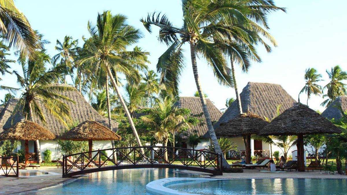 Uroa Bay Beach Resort - basen