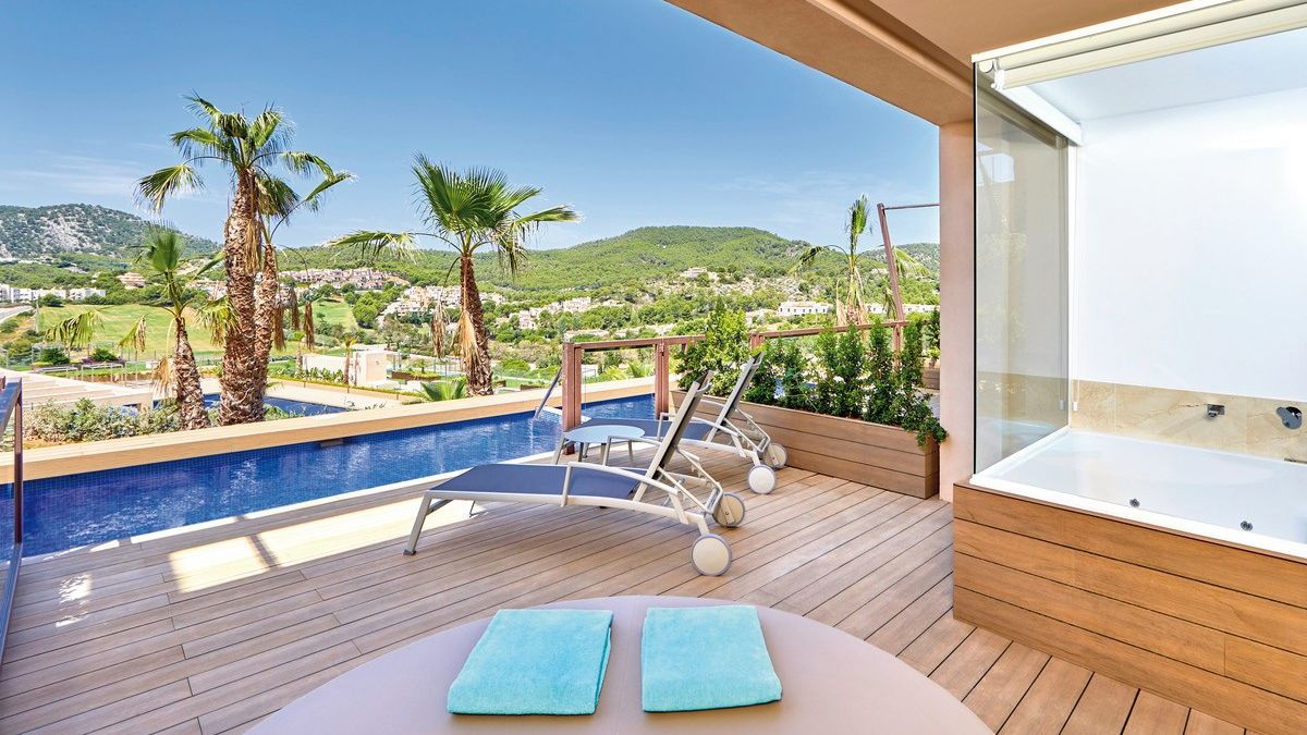 Zafiro Palace Alcudia_pok&oacute;j z prywatnym basenem