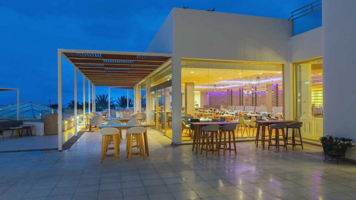 Leonardo Laura Beach & Splash Resort - taras