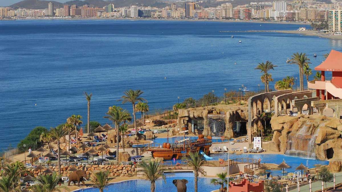 Holiday Polynesia - basen