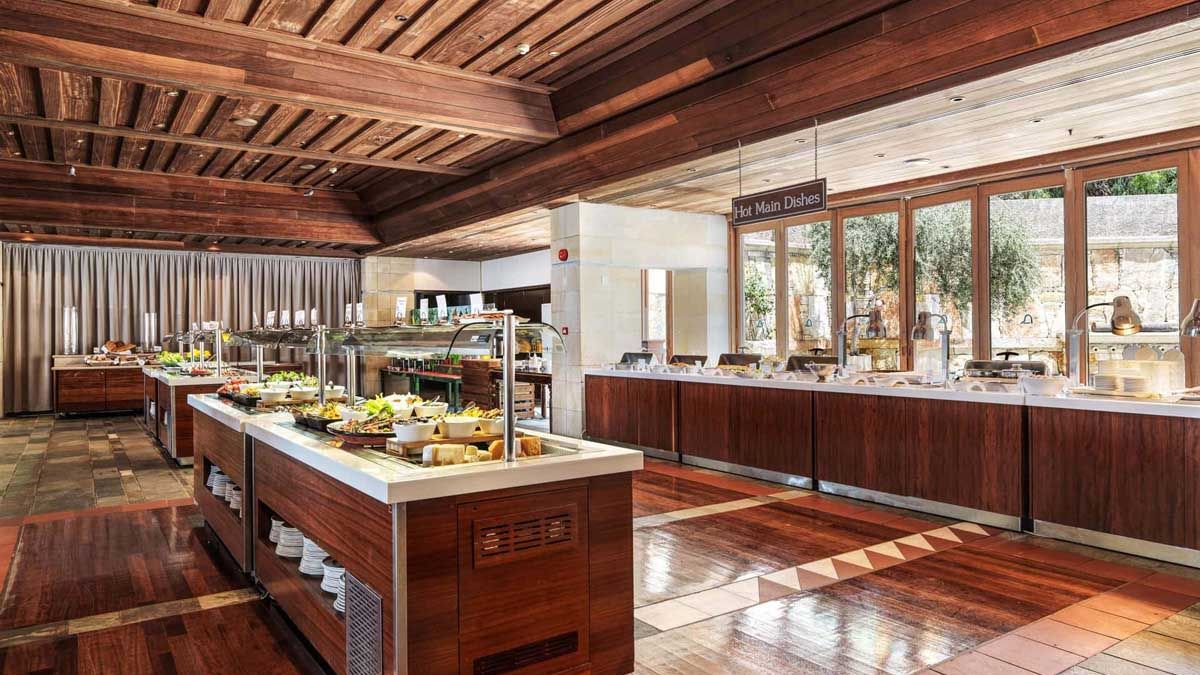 Coral Beach Hotel and Resort - restauracja