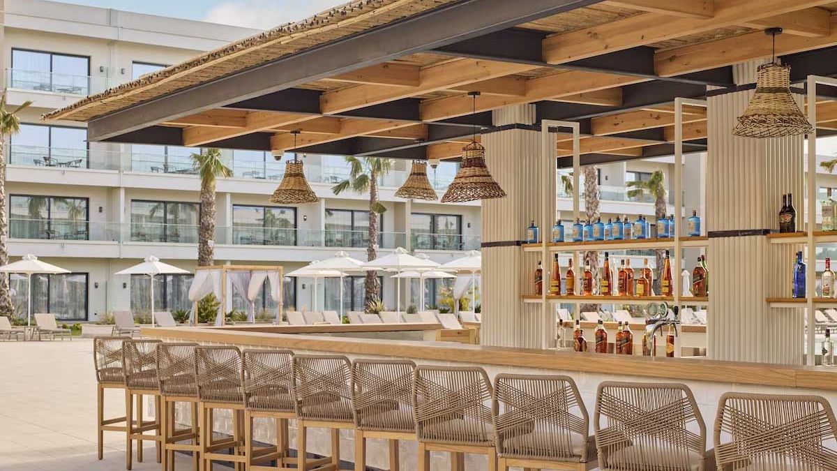 Melia Durres Albania - bar przy basenie