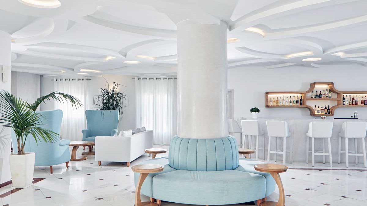 Wakacje na Santorini z UK