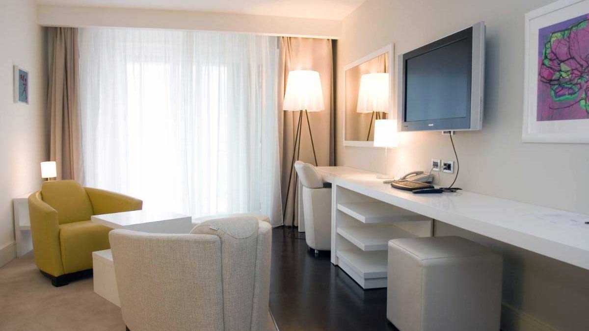 Polskie biuro podr&oacute;ży Ealing